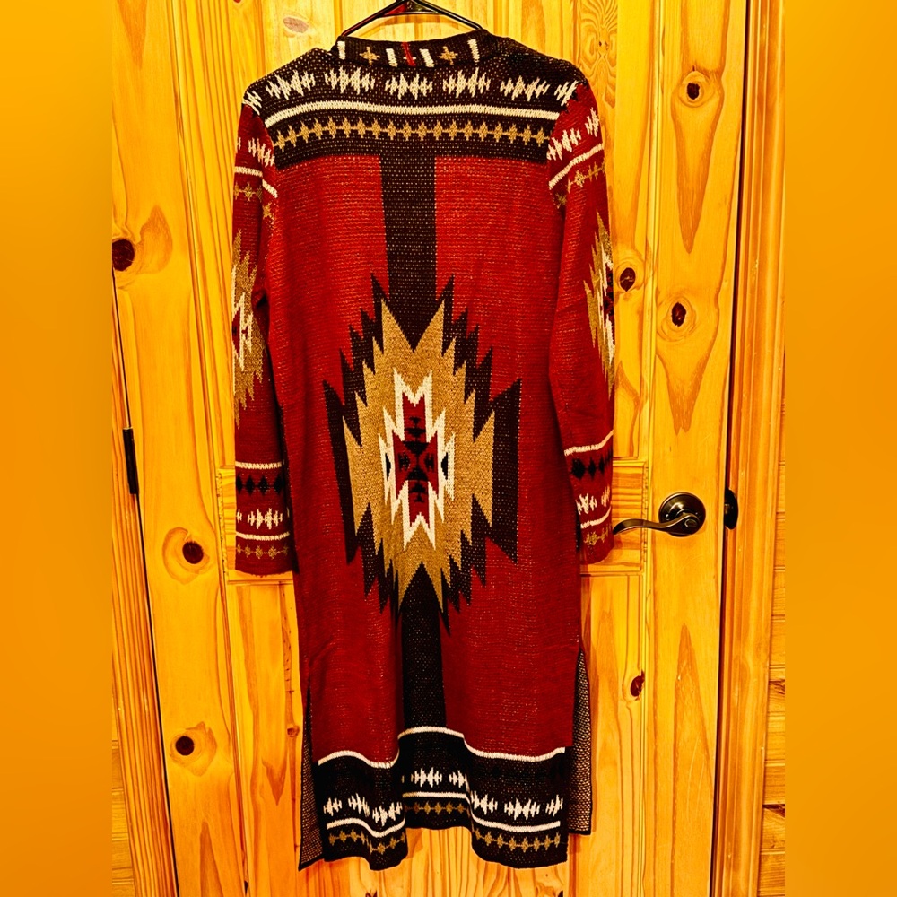 Women's Aztec Pattern Long Cardigan - Picture 2 of 5